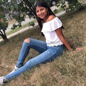 Meet your Posher, Yadira